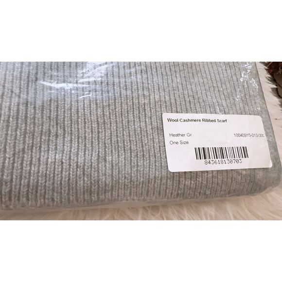 Cuyana Mens Wool Cashmere Ribbed Scarf Gray one size - Picture 4 of 6